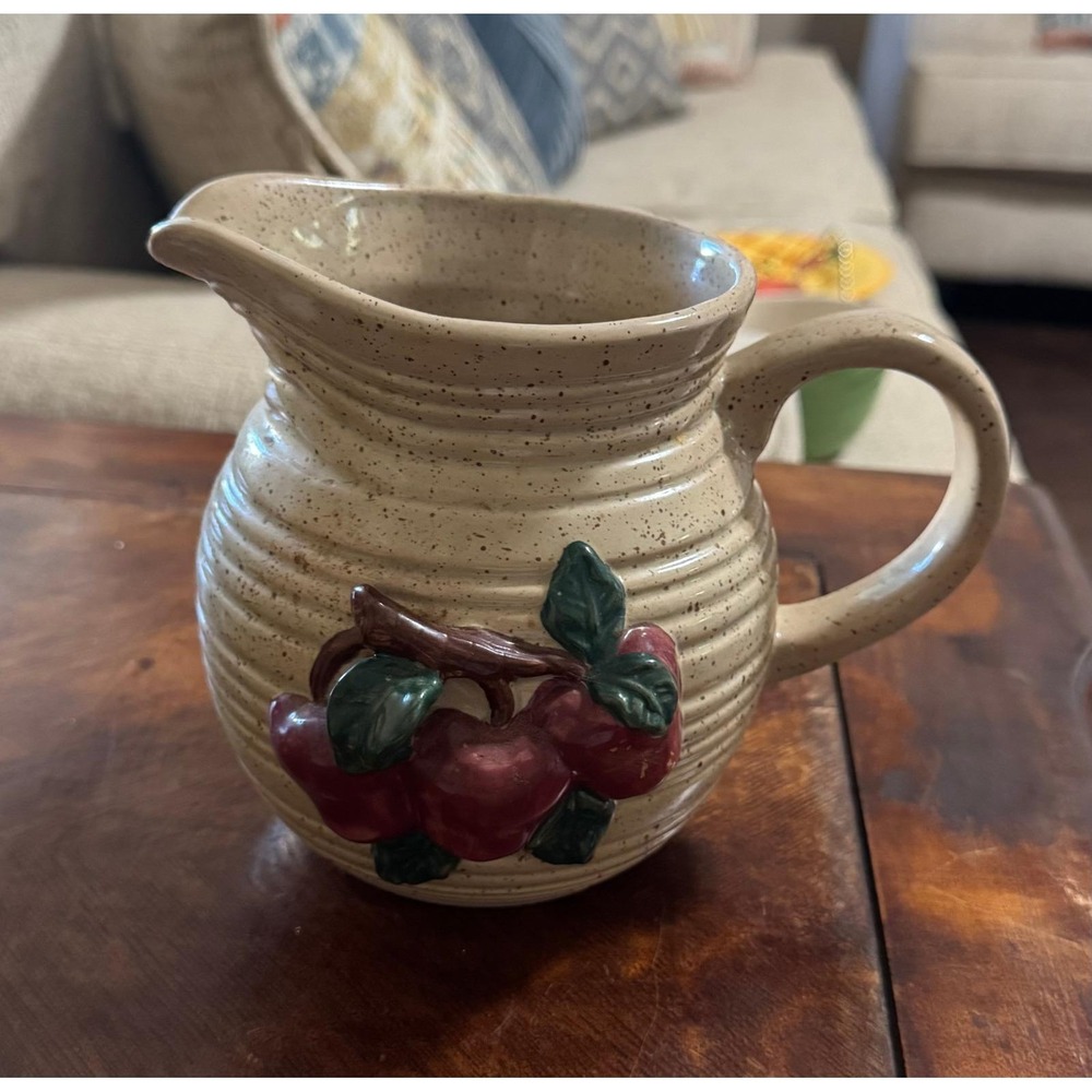 Tender Heart Treasures 1997 Ceramic Apple Pitcher Cream Speckled Ribbed 11573
